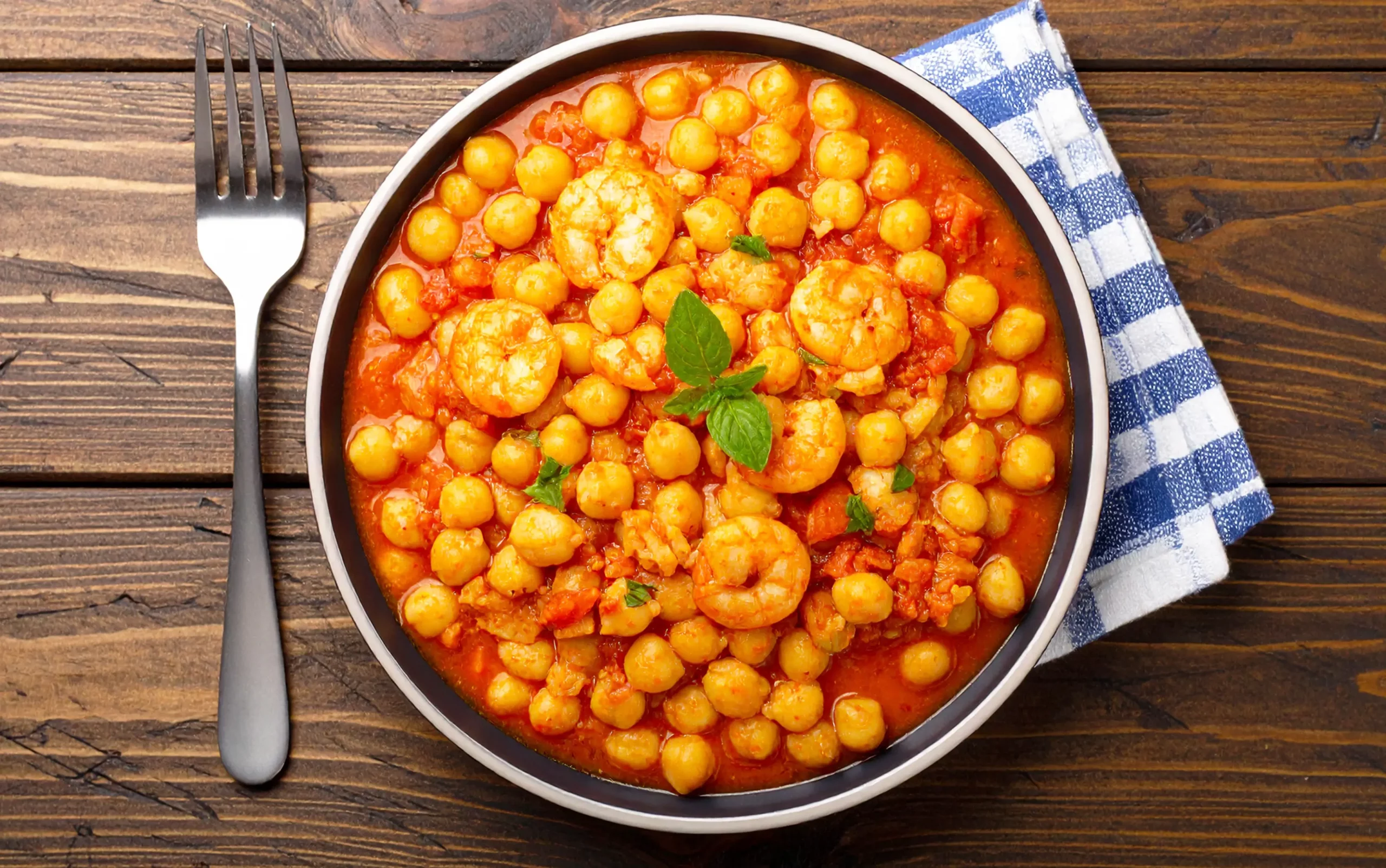 Gambas con Garbanzos